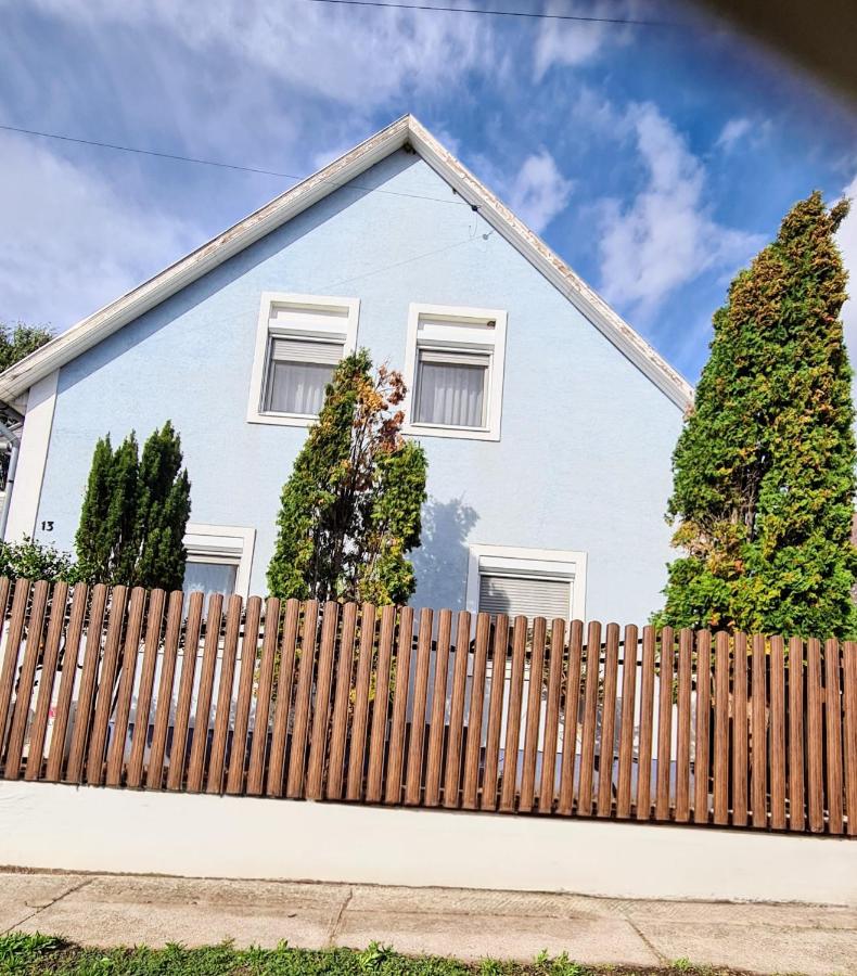 Fenyves Apartman - Bed and Breakfast