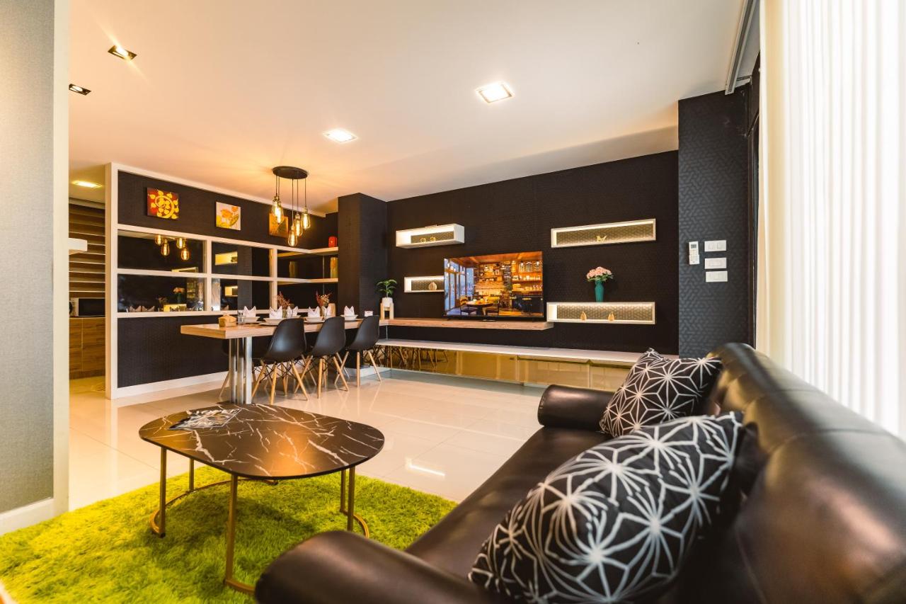 Baan PromTel ,Villa close to Nimman, Resort Pool - B&B Chiang Mai