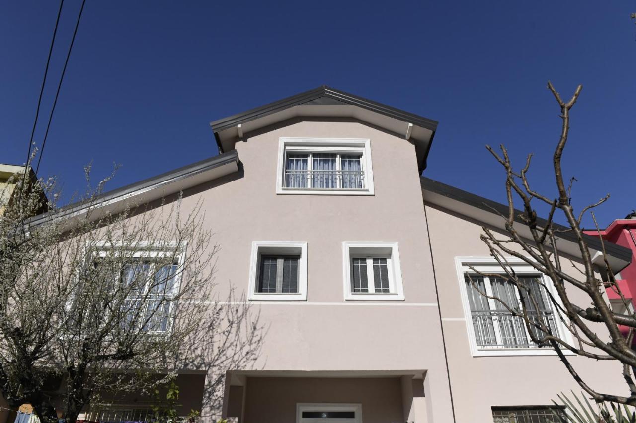 Apartment Vila Kazazi - B&B