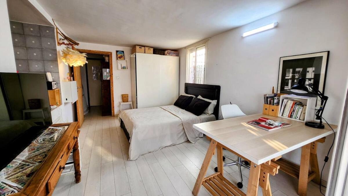 City center cozy Terrace Studio - B&B
