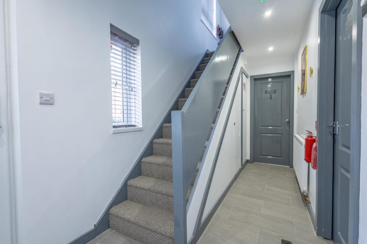 Premium Serviced Accommodation Rooms Nottingham - All with Ensuites - B&B Nottingham