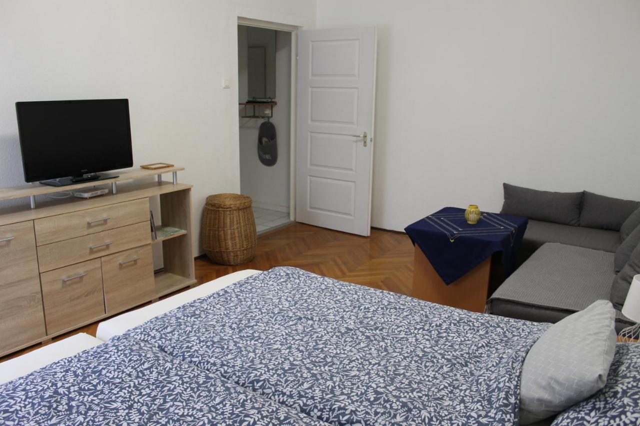 Fecske Apartman - Ferienwohnung Szolnok