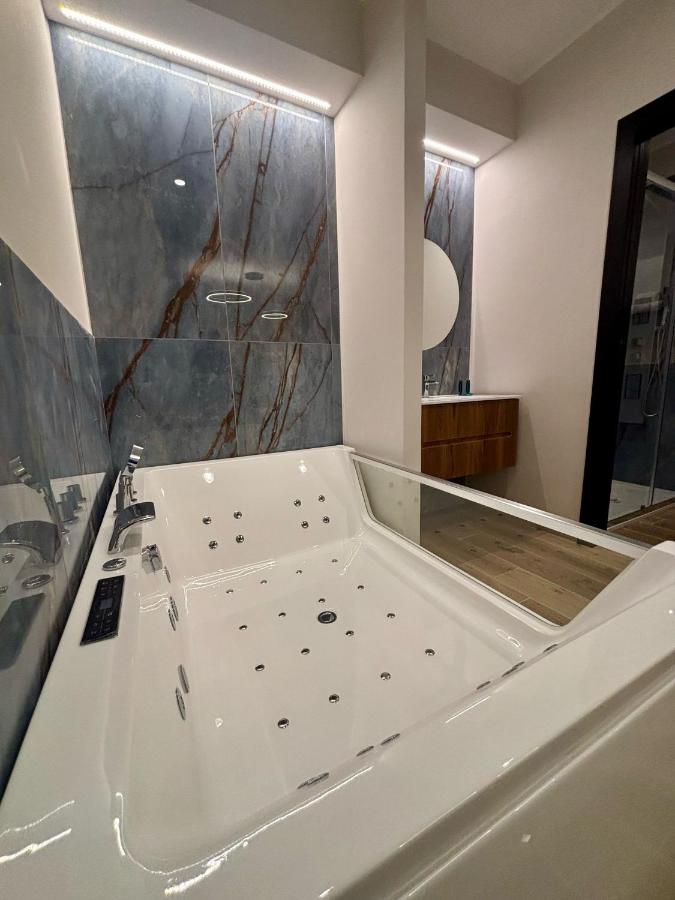Don Carmelo Luxury Suites - Letojanni Taormina - Chambres d’hôtes Letojanni