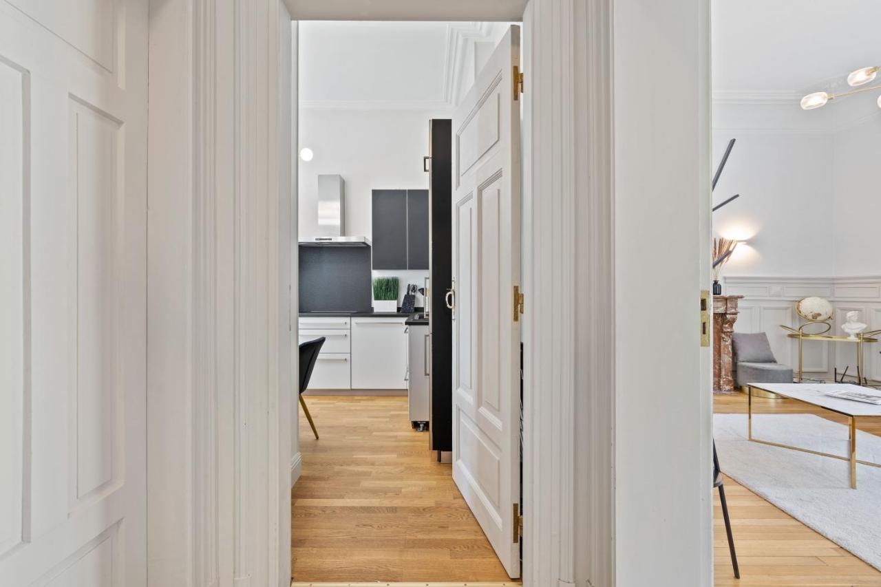 Sleek and Sophisticated in Prime Location - B&B