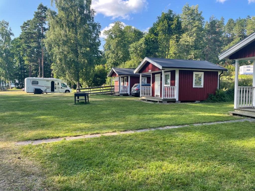 Klämmingsbergsbadets - STUGA ABBORREN - B&B