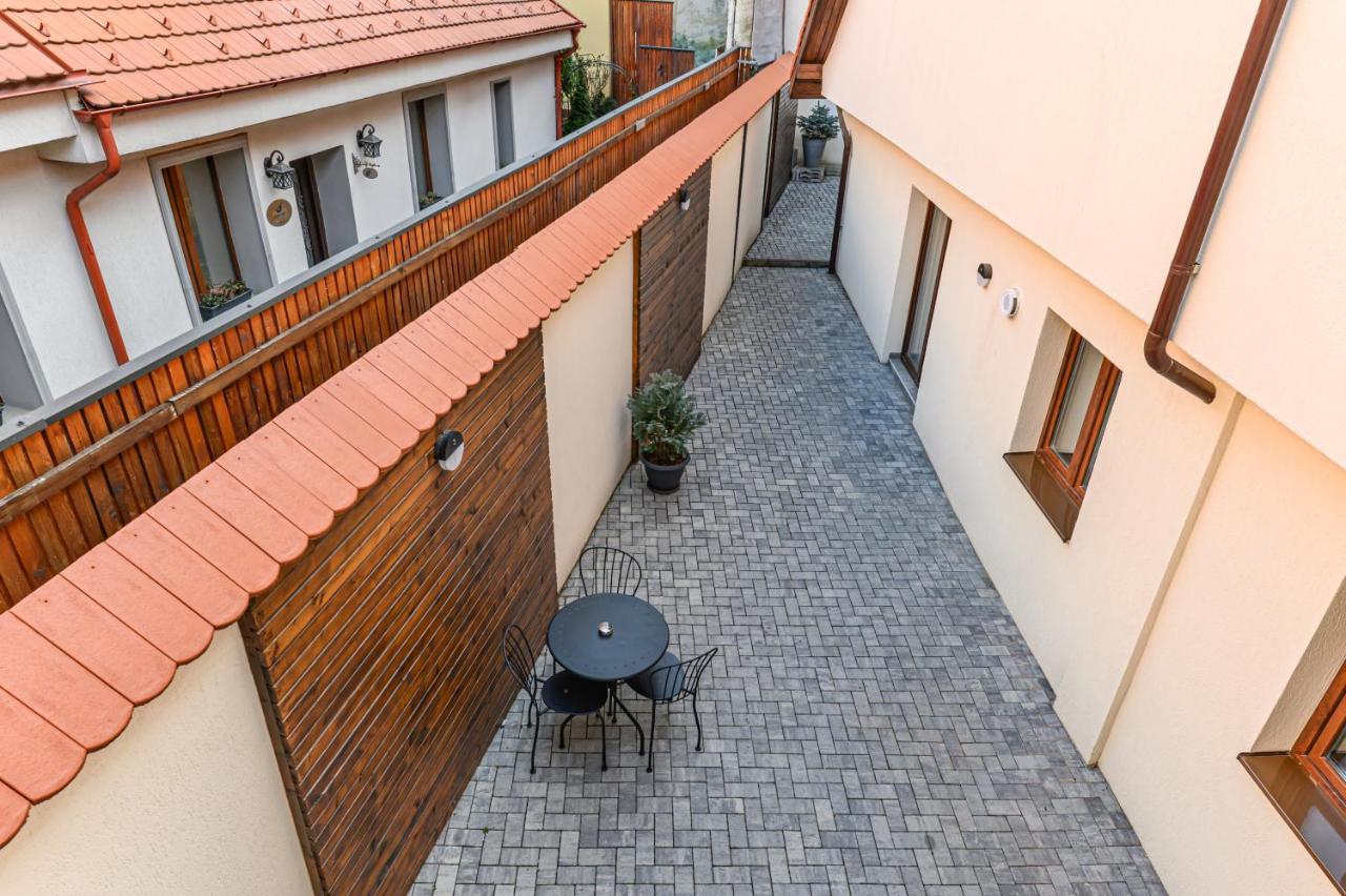 One-Bedroom Standard Apartment