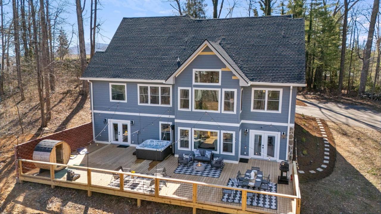 Secluded 5BR Stay,HotTub,Sauna,GameRoom,FirePit - B&B