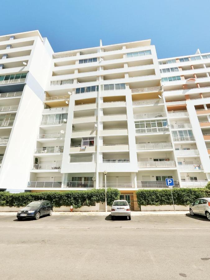 Algarve Beach Vibes Apartment 2, WiFi, Pool, AC - Ferienwohnung Portimao