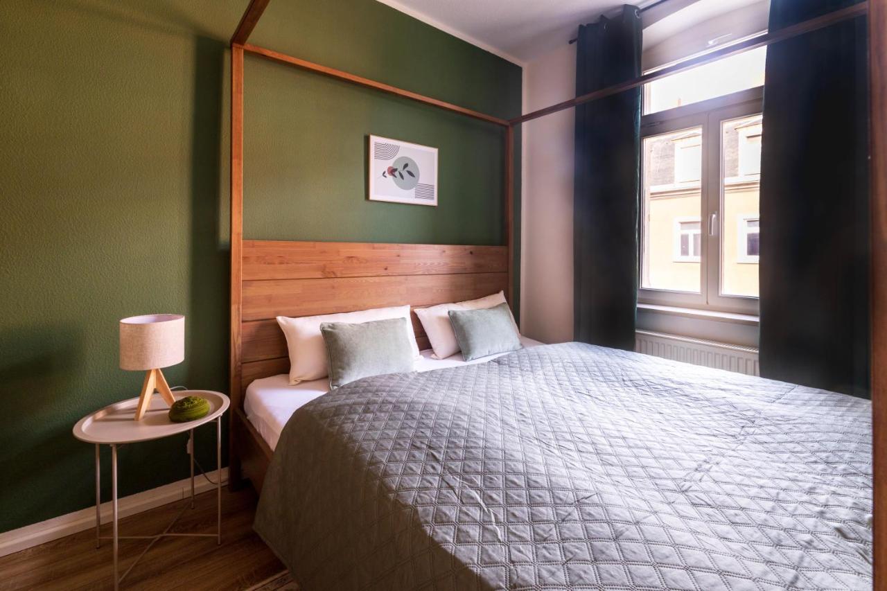 Design ElbOase-Zentral-Parkplatz-Waschmaschine-2 separate Schlafplätze - B&B Pirna