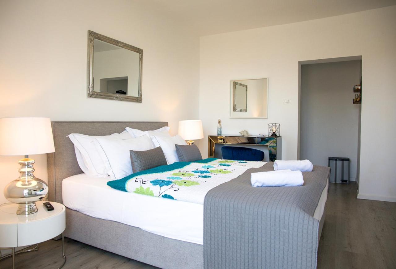 King Suite with Terrace and Parking