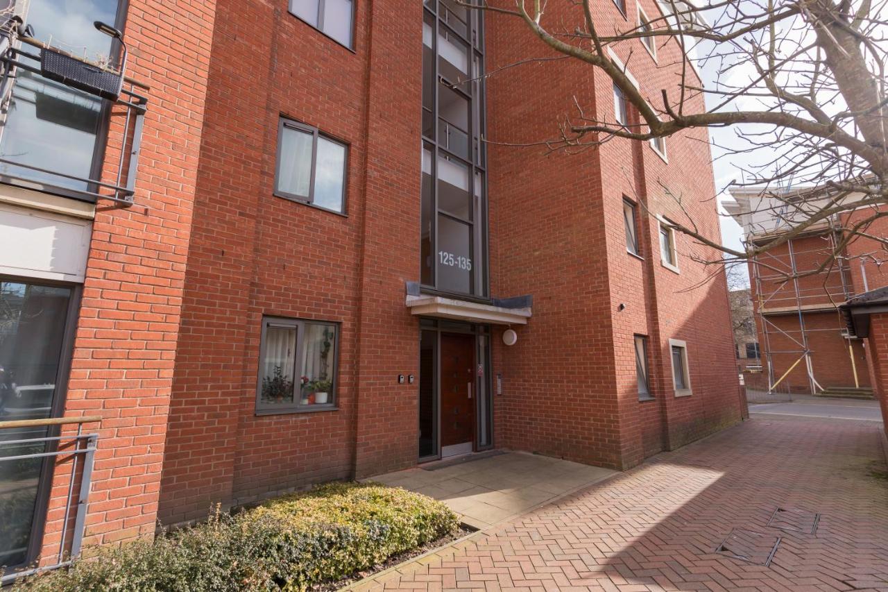 PARKING & BALCONY Luxe City Centre Sleeps 4 - B&B Wolverhampton