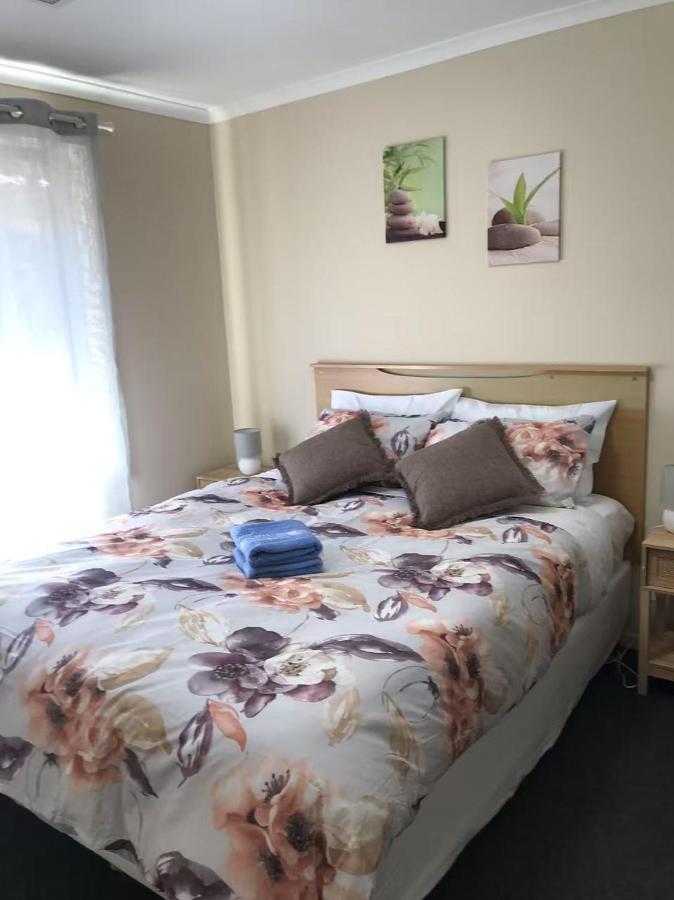 5 bd 2 bath new retreat house in Christie Downs - B&B