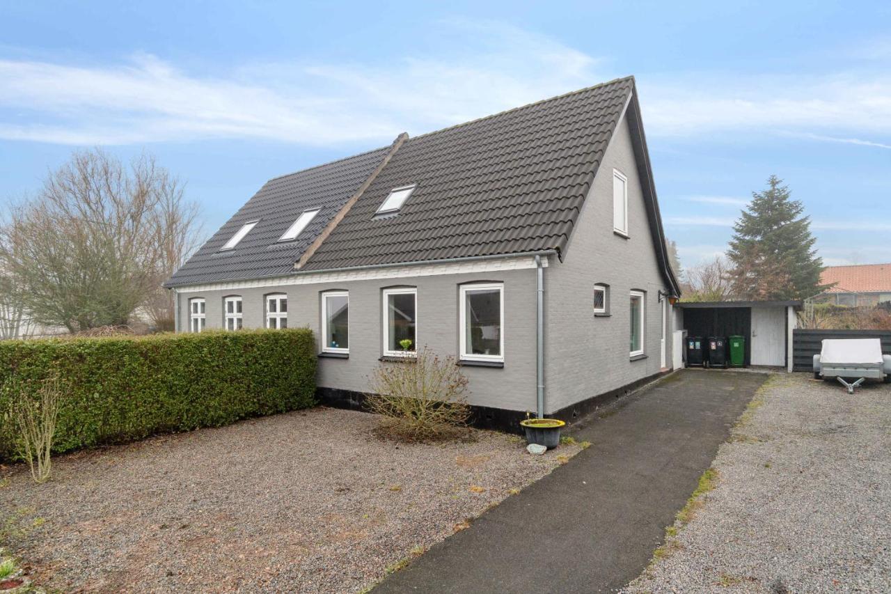 Cozy Holiday Home With Lots Of Charm - Ferienwohnung Åkirkeby