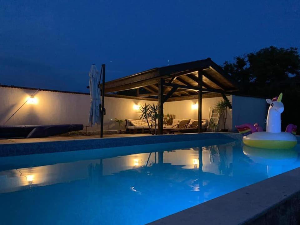 Holiday house Botunya,private luxury house - B&B