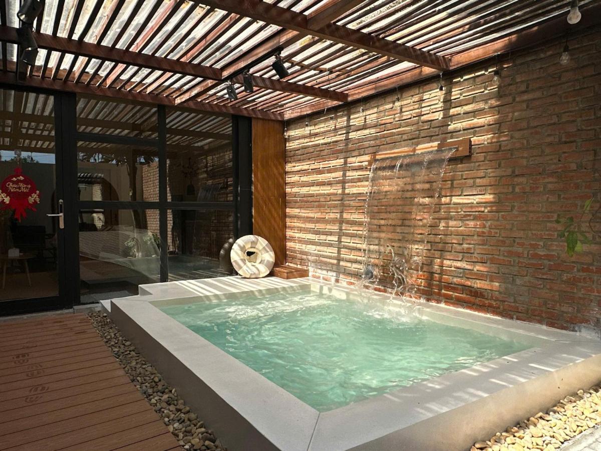 Cherish Villa near beach with jacuzzi pool and BBQ garden - B&B Da Nang