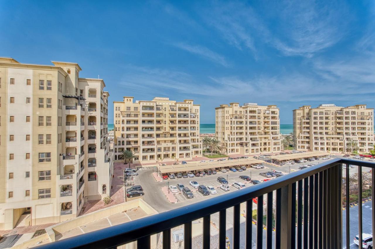 Luxury Studio with Marina View Al Hamra Village - Chambres d’hôtes Ras el Khaïmah