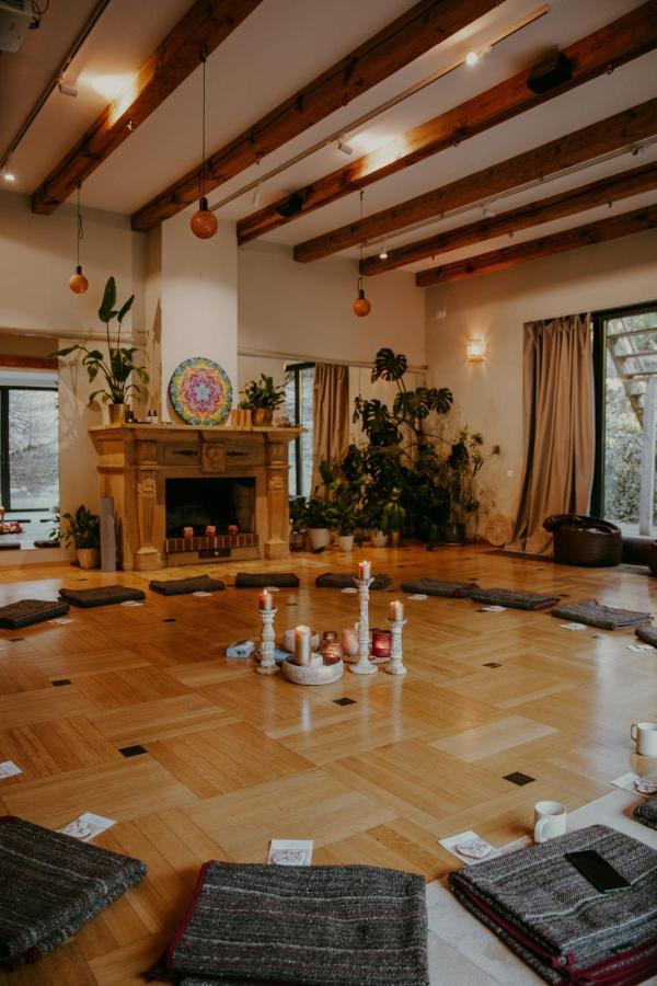 BlissHouse Luxurious Guesthouse calm and energetic spot near by city surrounded by the forest where you will find your peace and your people - Chambres d'hôtes Cracovie