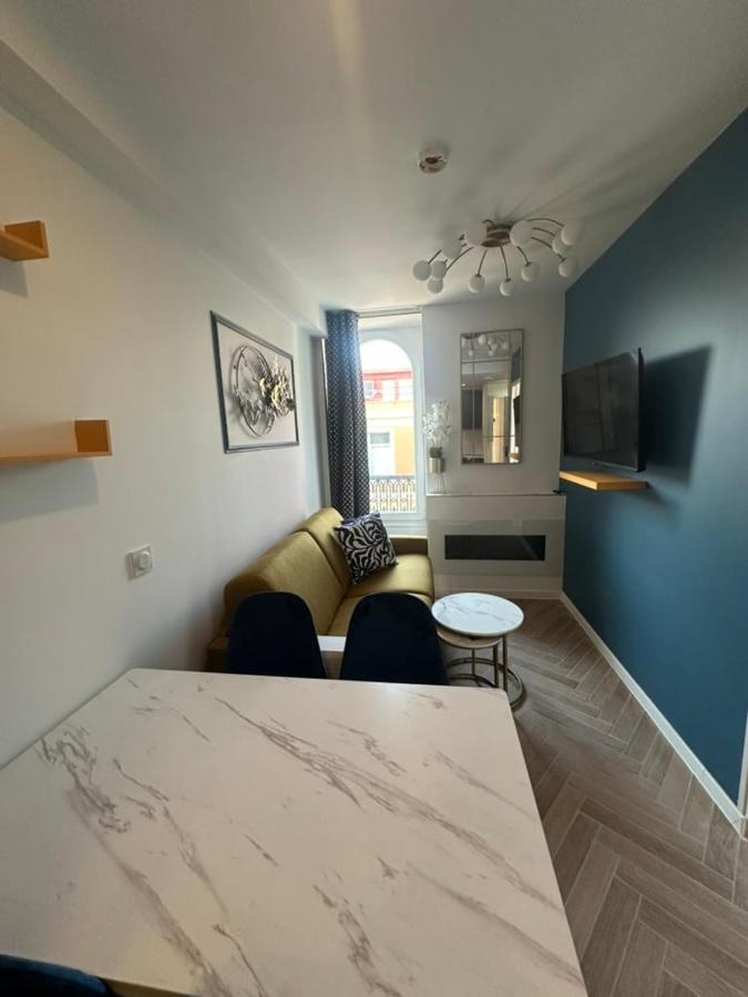 MOON - 44 - B&B Nizza