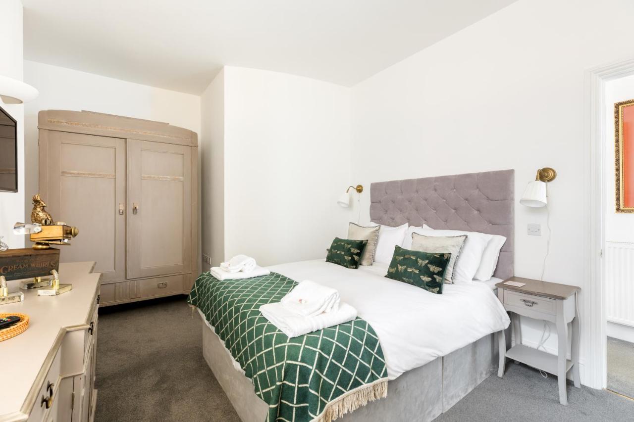 Two-Bedroom Apartment with Balcony