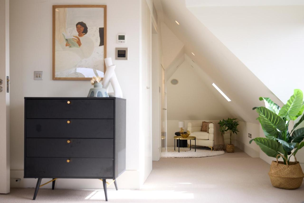 The Hampstead Garden Hideaway - 5BDR Home with Pool and Garden - Chambres d’hôtes