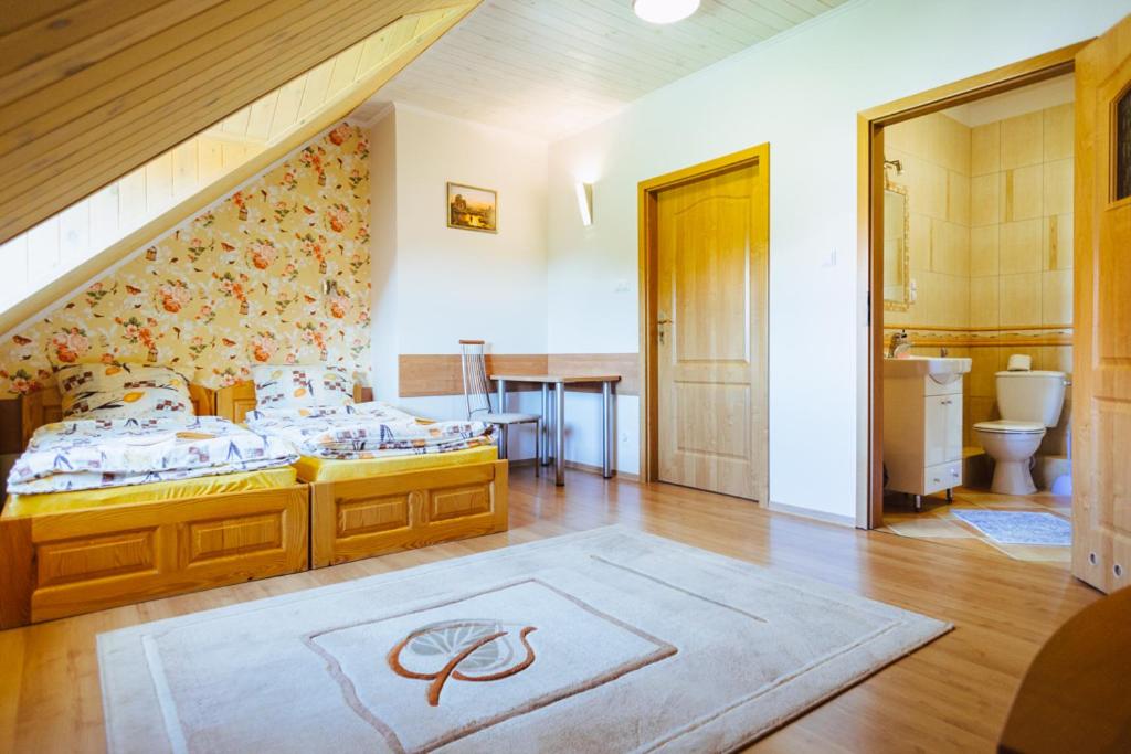 Twin Room with Bathroom