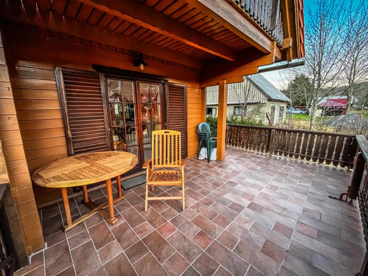 Kuća Snowdrop, brvnara s rustikalnim interijerom - Chambres d’hôtes Begovo Razdolje