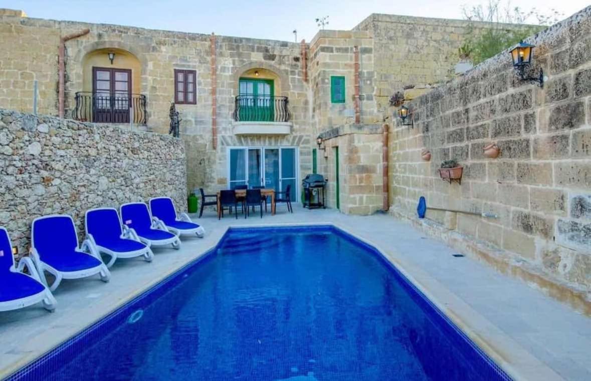 Ta' Gordan Farmhouse - Ferienwohnung Għasri
