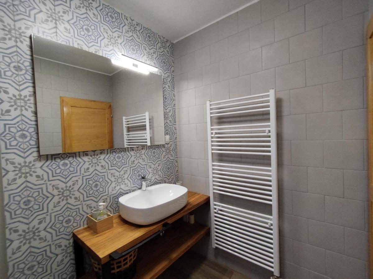 Twin Room with Bathroom