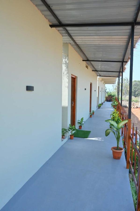 SPS EMPIRE HOME Stay - Bed and Breakfast Nimb