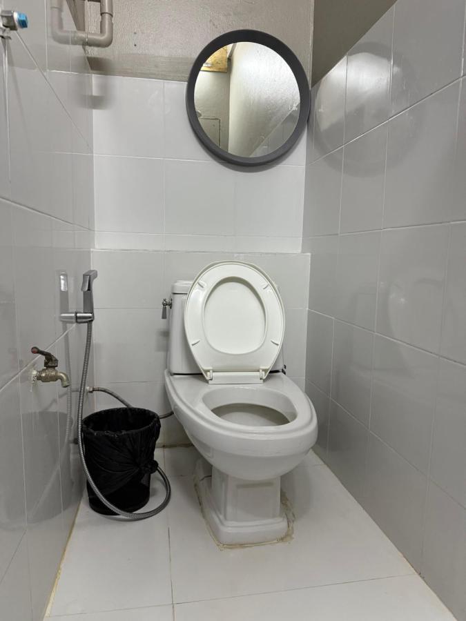 Posto Letto in Dormitorio Misto con 6 Letti