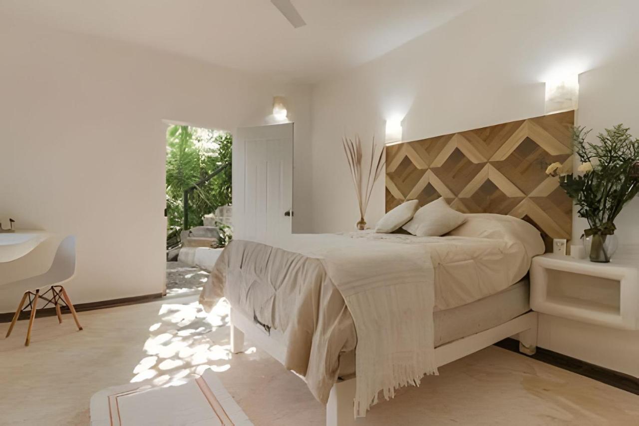 Single Room with Private Bathroom