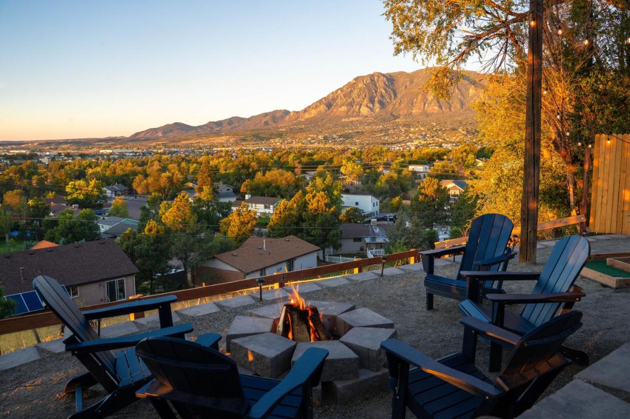 Mountain Views Climbing wall Mini Golf Hot tub - B&B