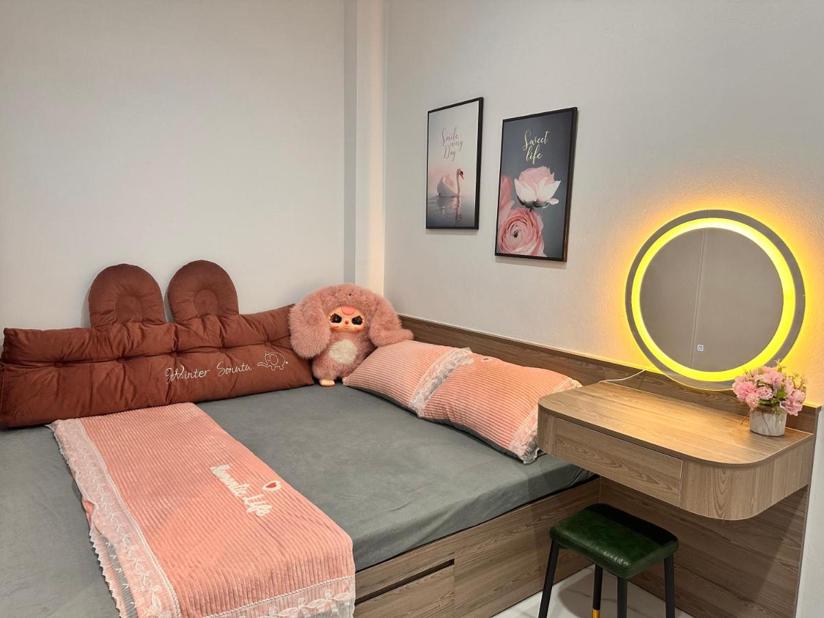 Superior One-Bedroom Apartment