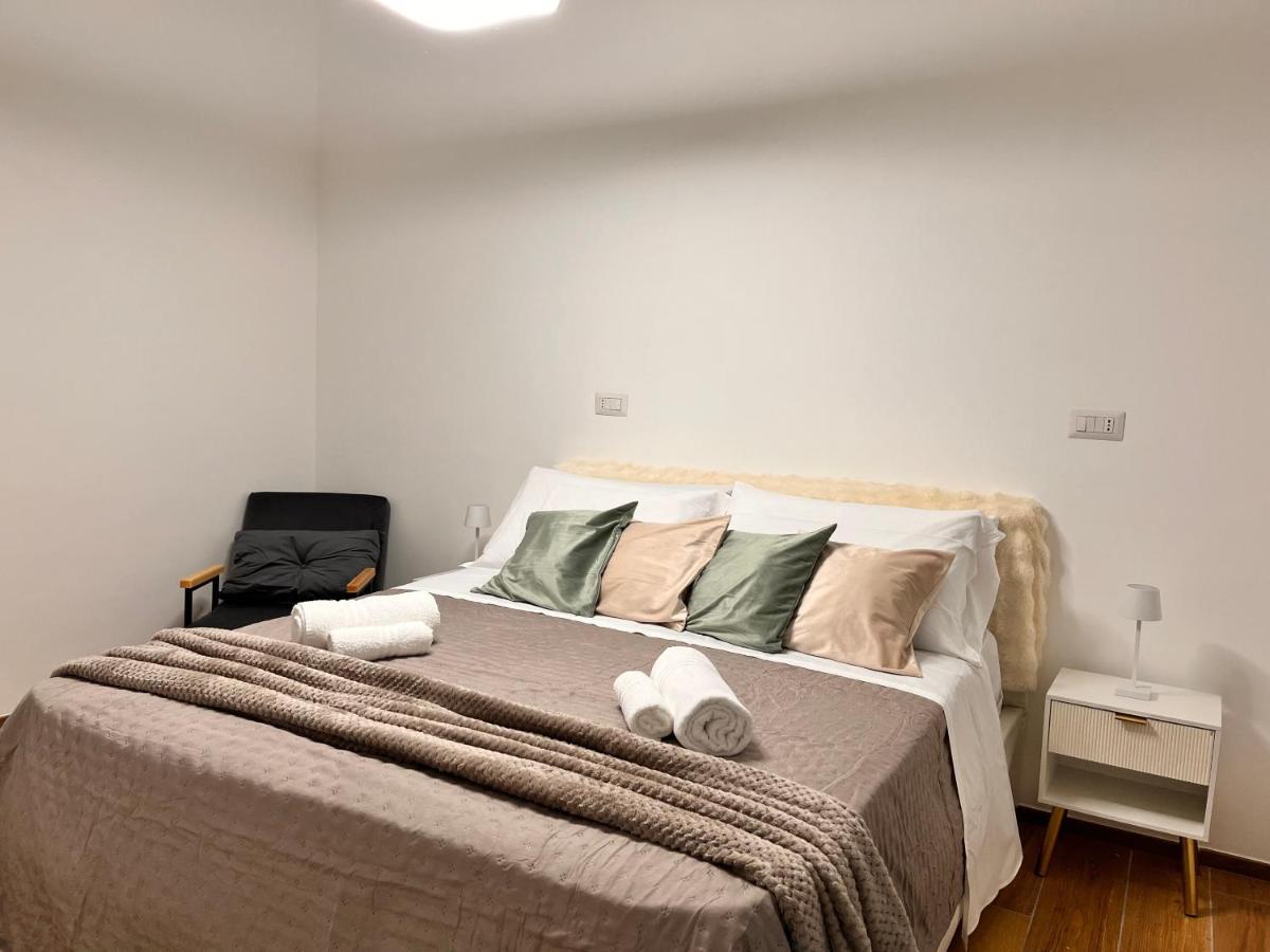 Apartment Roma Centocelle II - Cozy Design Wi-Fi & AC - B&B Rome