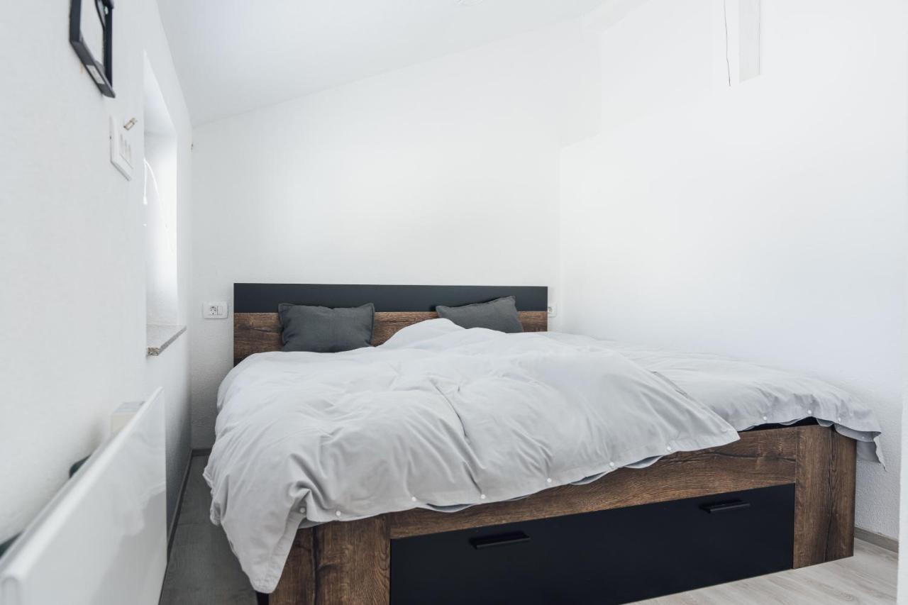 Two-Bedroom Apartment with Mountain View