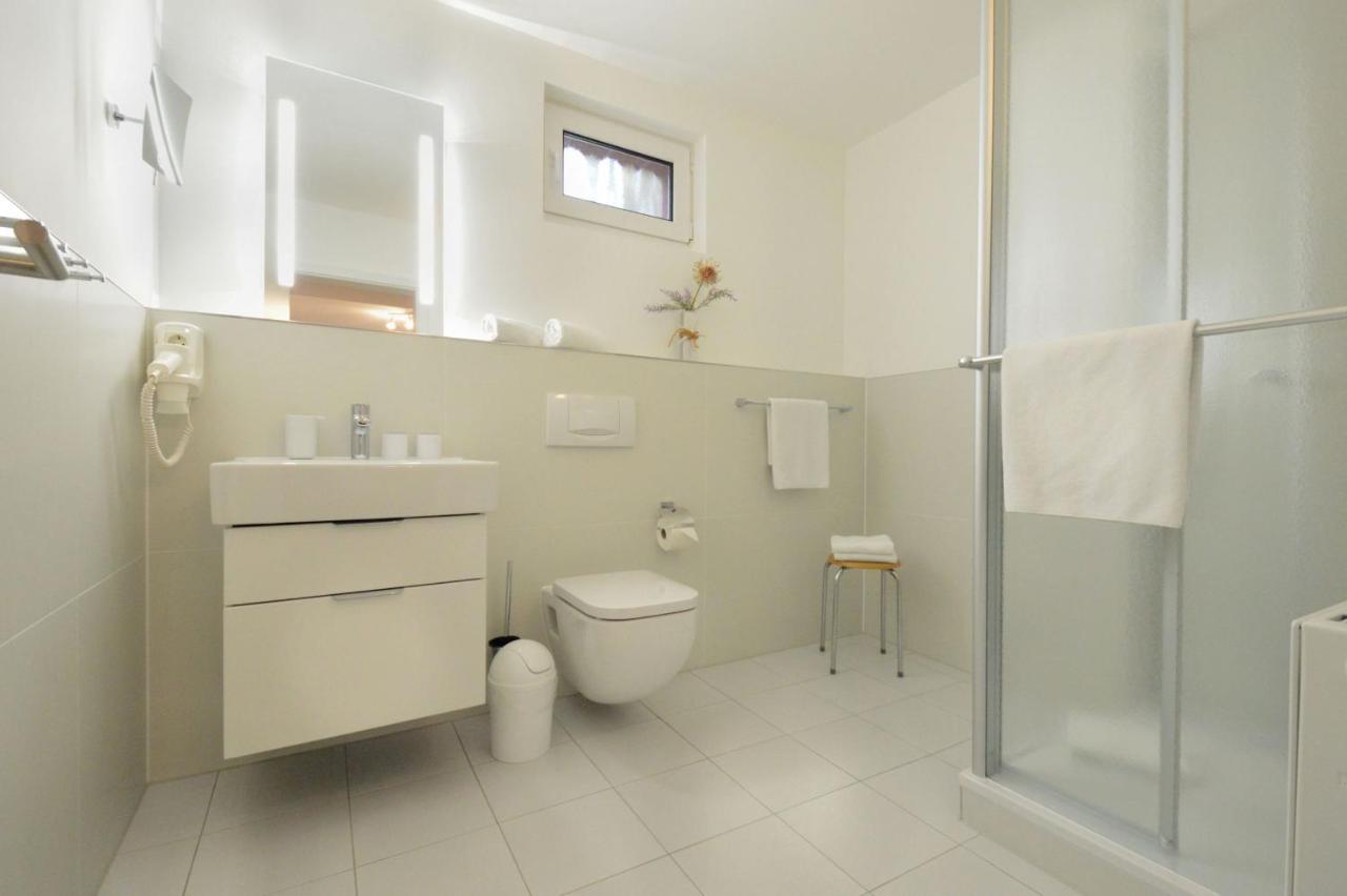 Apartment Souterrain with Terrace