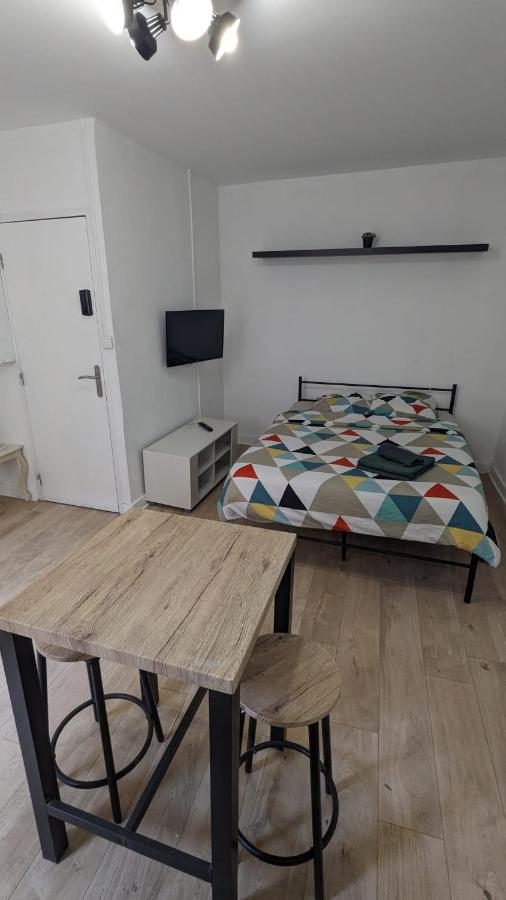 BudgetBnb Larmodieu 2 - B&B Tolone