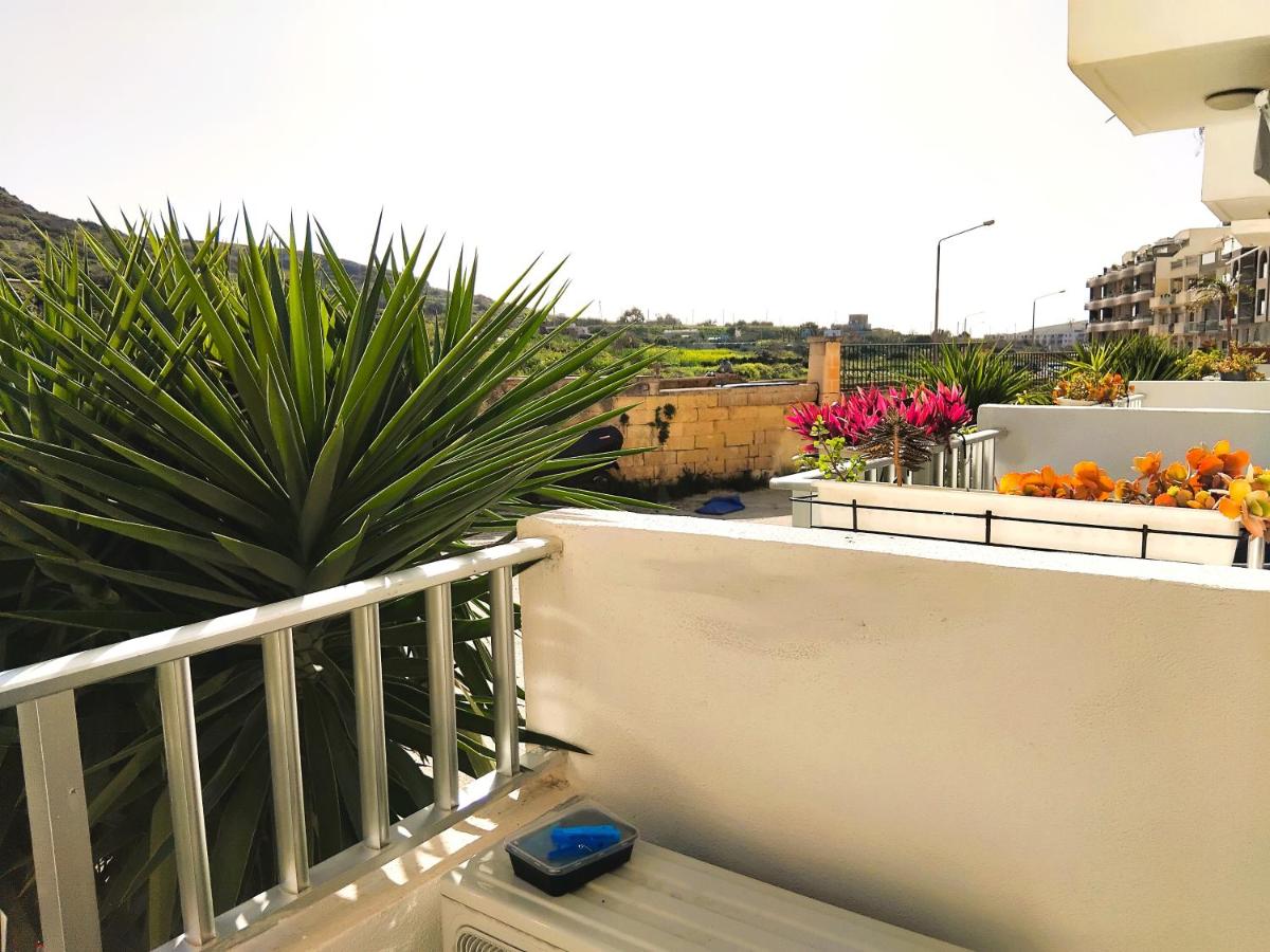 5 mins near Sea, Luxury Sunny Apart 3 South balconies & country views - Ferienwohnung