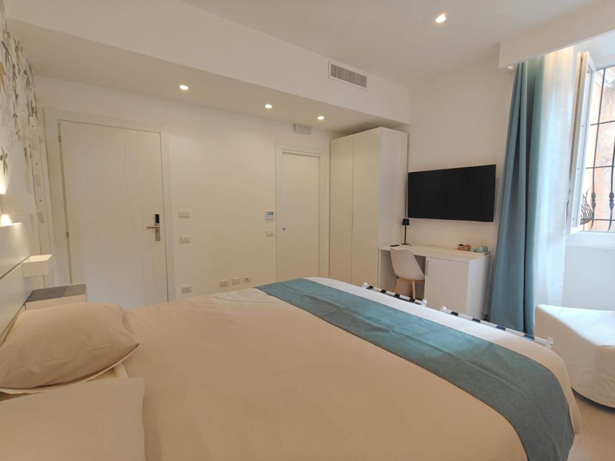 Tweepersoonskamer met 1 of 2 Bedden en Eigen Badkamer