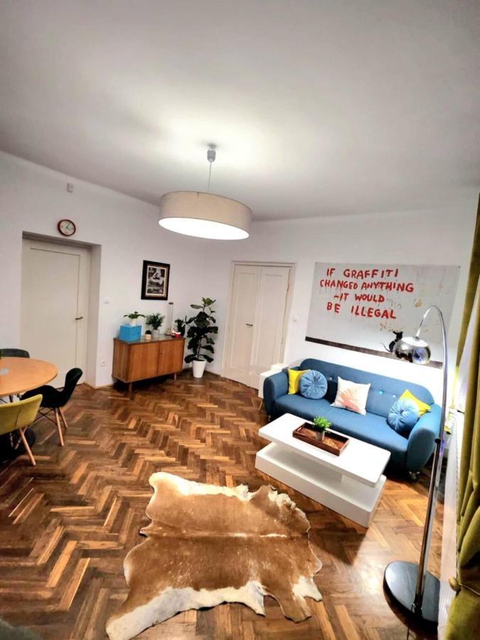 Retro house taras prywatny parking x 2 i stacja ładowania parter - B&B Przemyśl