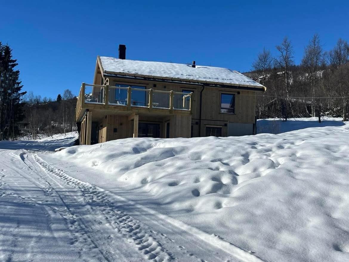 New modern cabin in Beitostølen - Bed and Breakfast