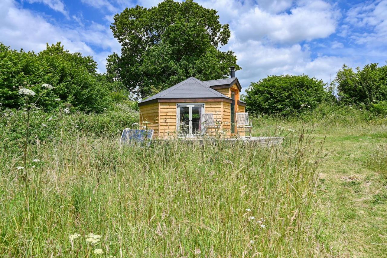 Cabin with outside bath