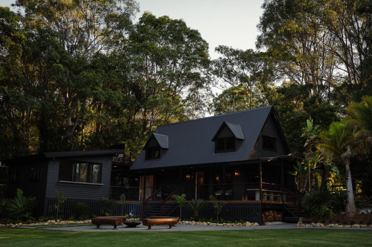 Yarrabee Place - Main House, Cabins and Games Room - B&B