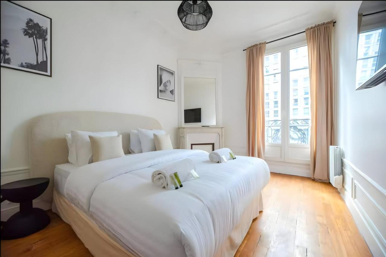 TBS 319 - Superb apartment with Eiffel Tower view - B&B