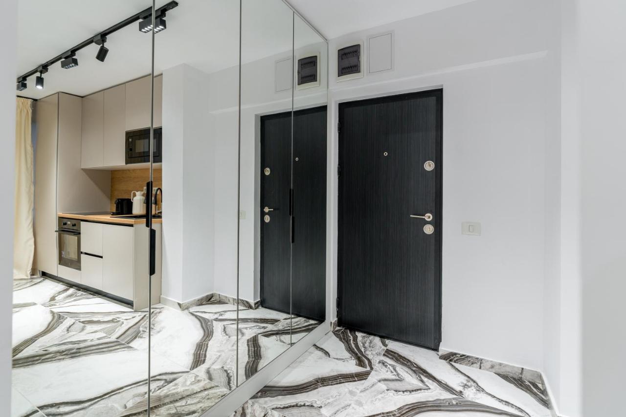 Ultra-Modern Luxury Apartment - Spacious & Elegant - B&B Bucarest
