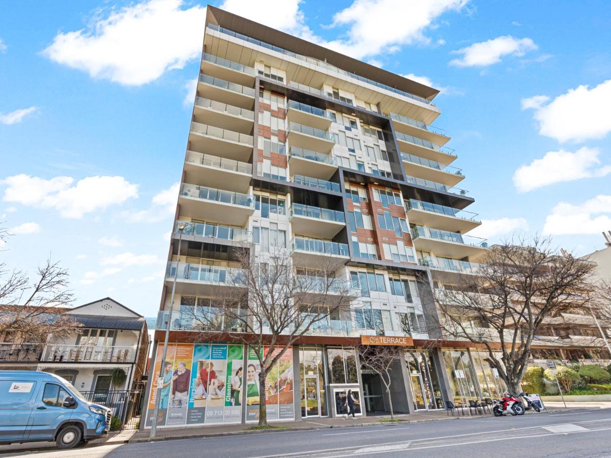Cosy 2BR Apartment w Terrace in Adelaide CBD - B&B