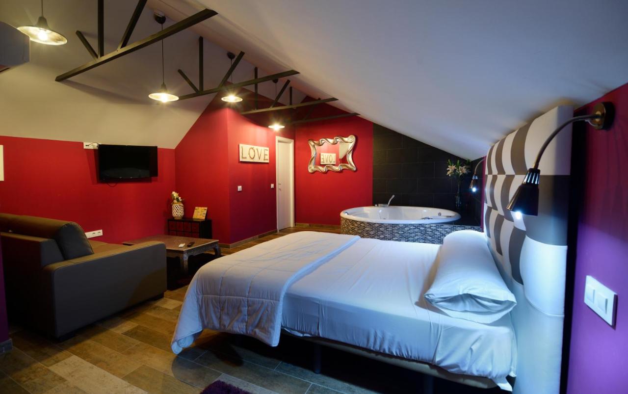 Suite mit Queensize-Bett und Whirlpool