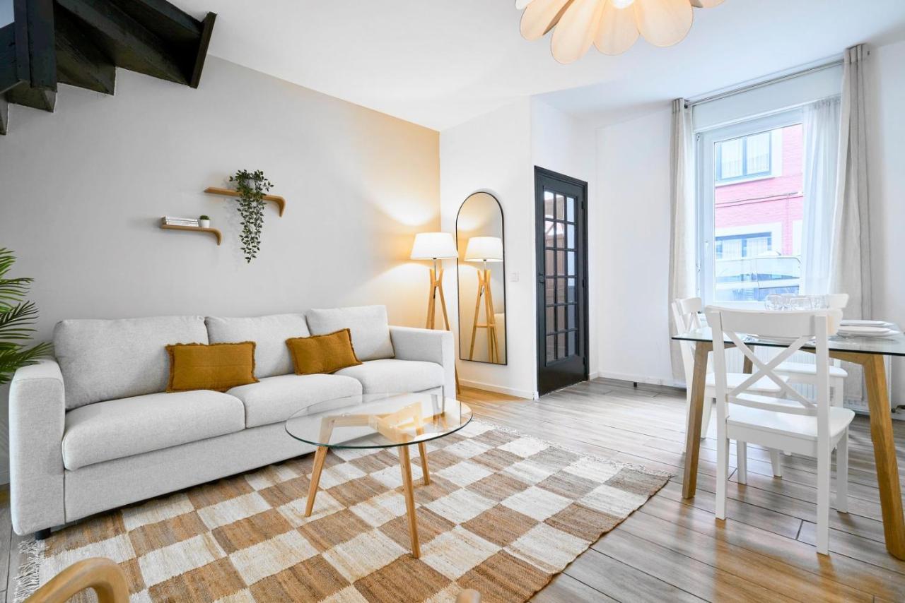 Maison trois chambres avec cour, parking gratuit - B&B Croix