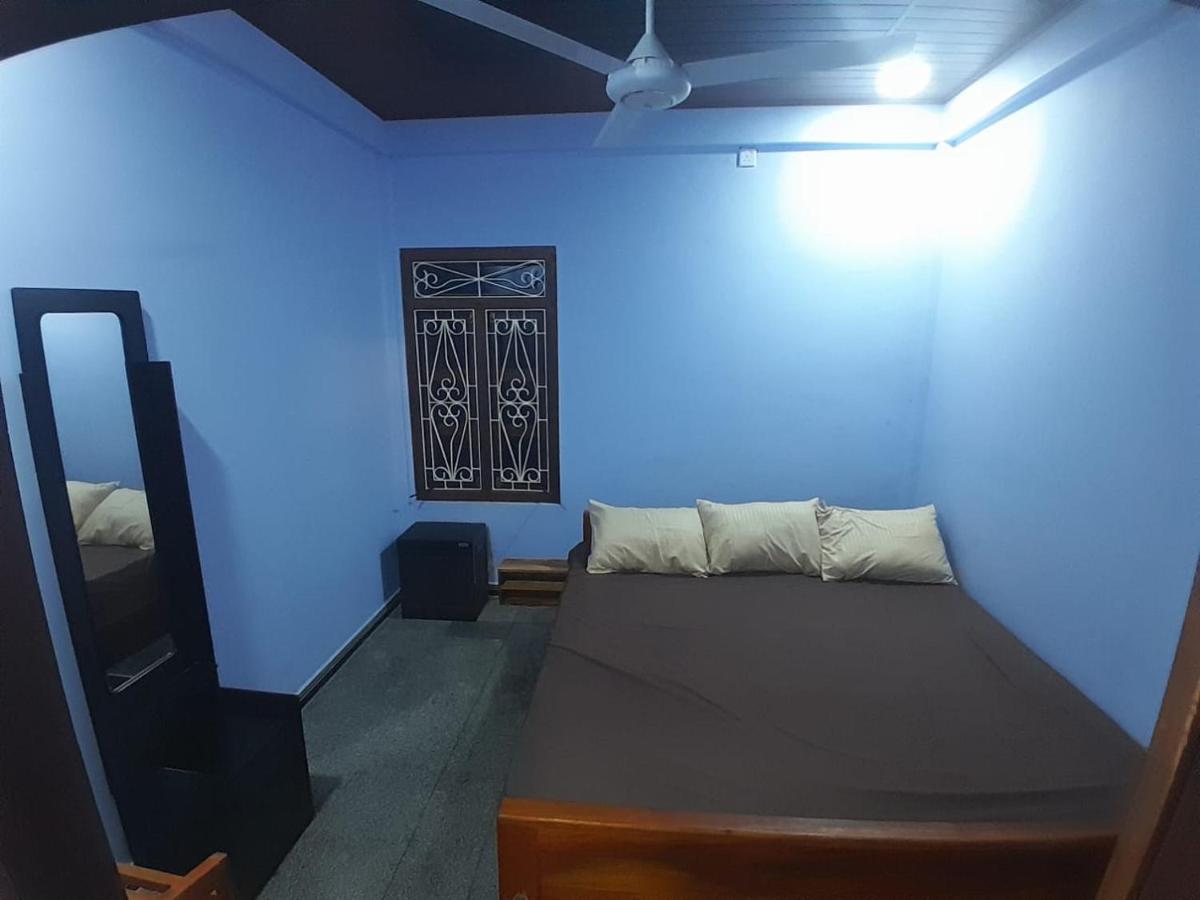 Habitación Triple Económica con baño compartido