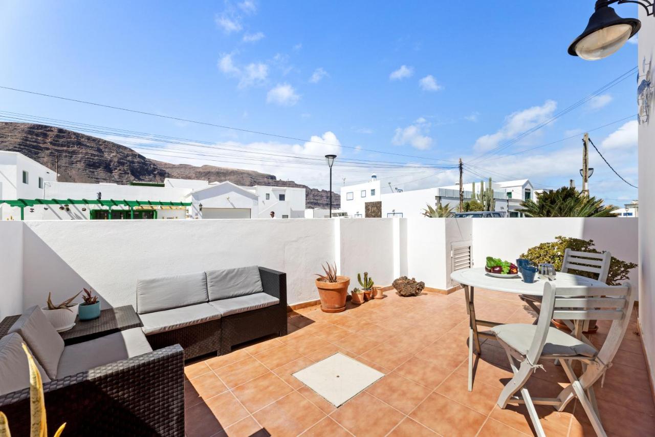 Home2Book Cozy Dúplex & Spacious Terrace in Órzola - B&B